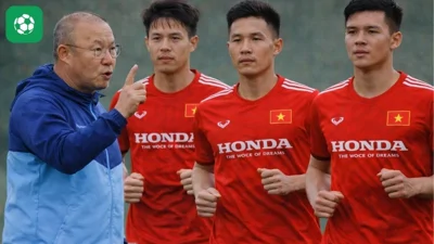 HLV trưởng tuyển Việt Nam nhấn mạnh kỷ luật và tinh thần thi đấu