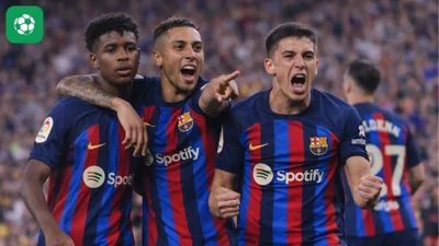 Barcelona thắng nhọc nhằn hàng công trẻ tiếp tục gây tranh luận