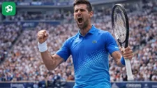 Djokovic thắng kịch tính, tiến sâu tại Grand Slam đầu năm